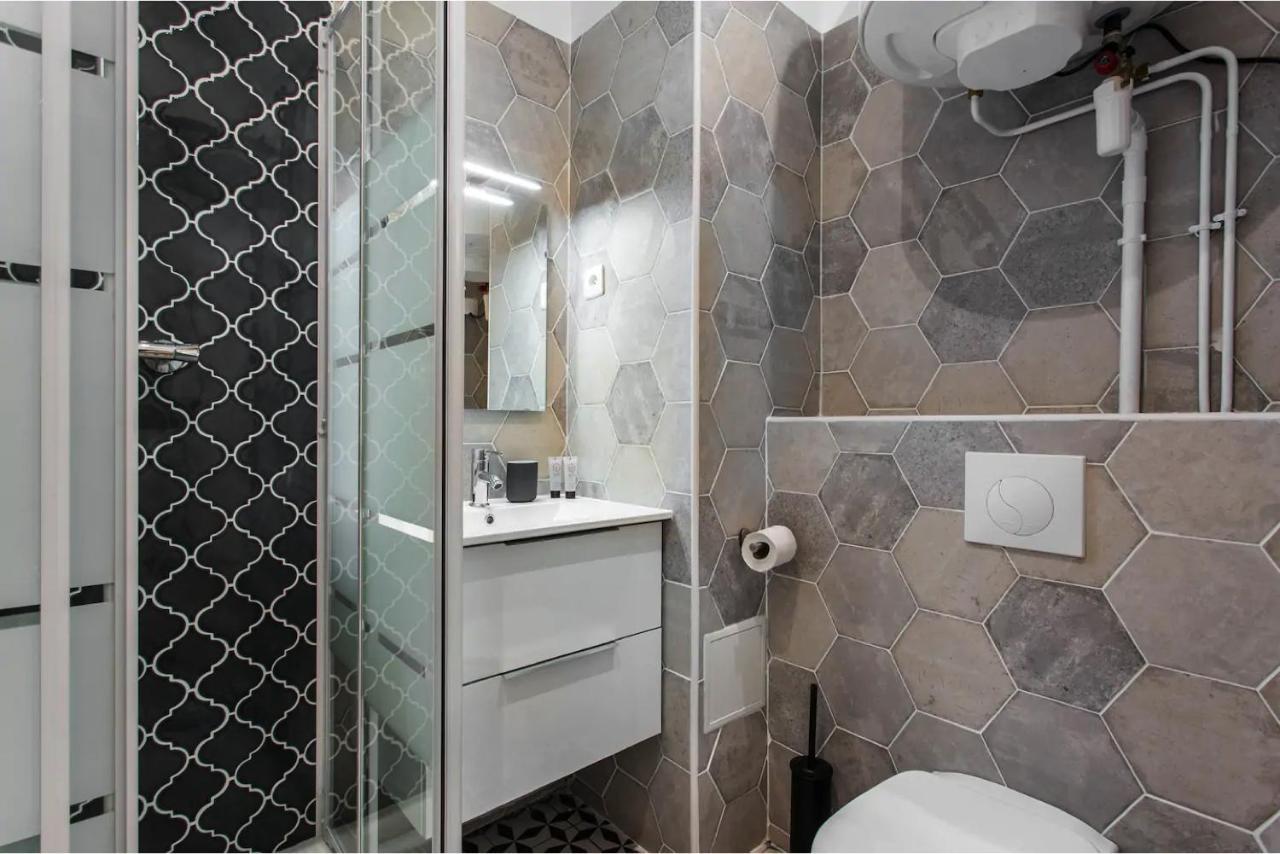 Cmg Place De Clichy - Metro Europe Apartment Paris Bagian luar foto
